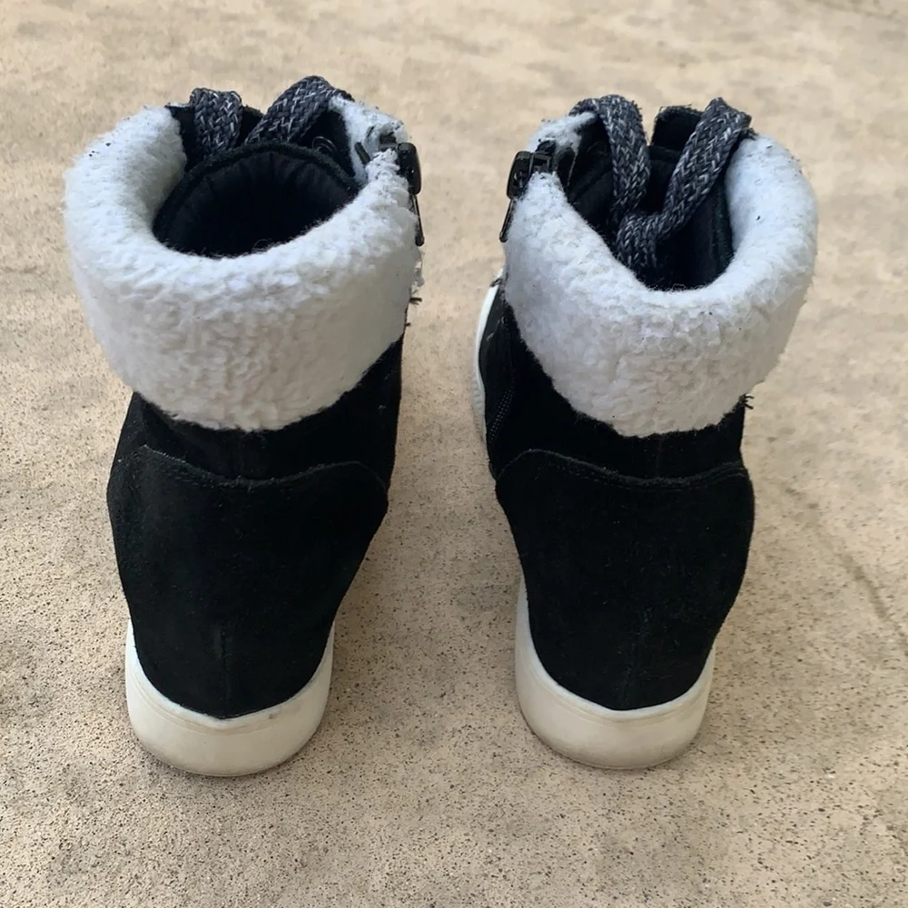 Steve Madden Blk Wedge Faux Shearling Boot Sz 7.5